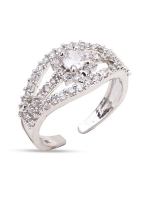 Tringle ring with diamond