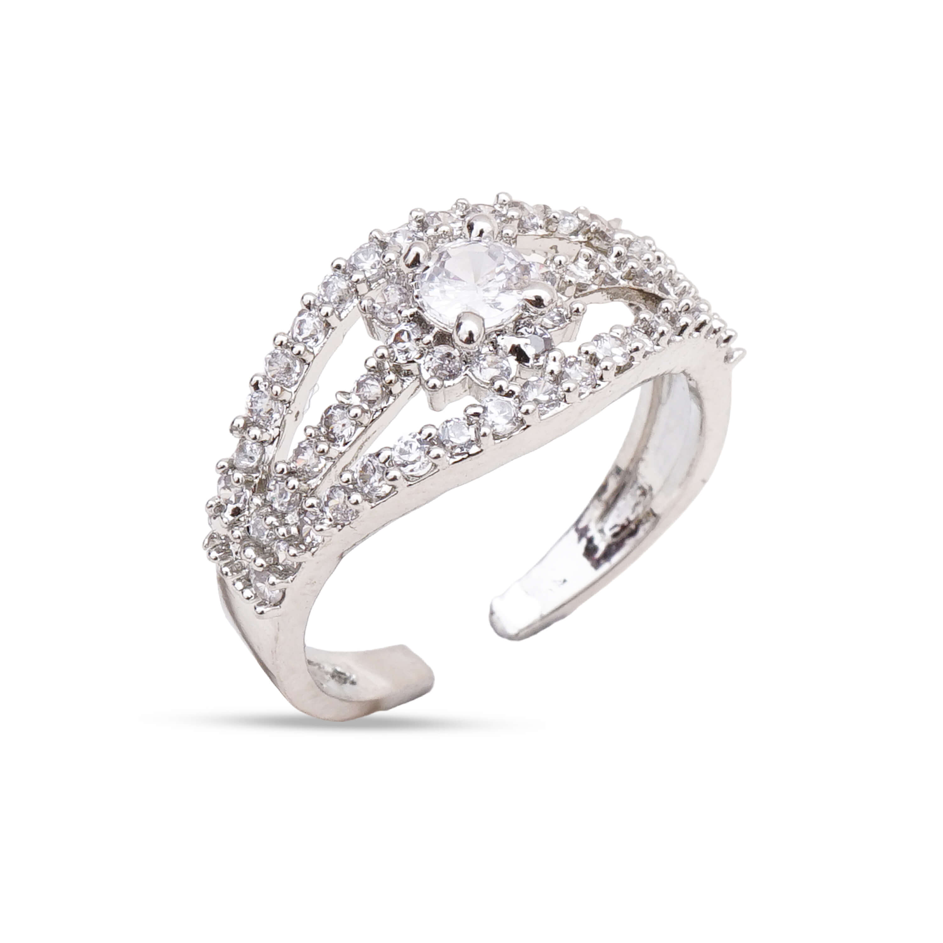 Tringle ring with diamond